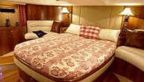 SY MUSTIQUE -  Master Cabin Sistership